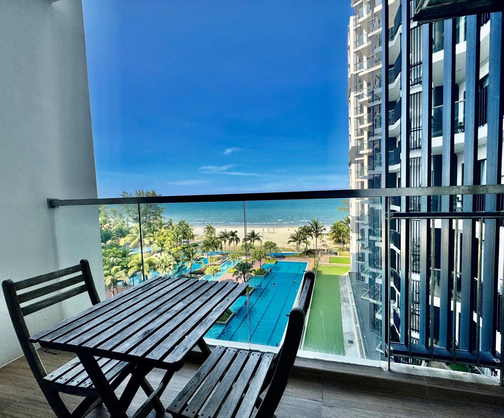 Isix Seaview 2R2B At Timurbay Pantai Balok Kuantan Pahang Exterior foto